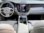 Volvo XC60 BWJ 2023 2.0 T6 Plug-in hybrid 357 PK AWD Plus Black Edition PANORAMADAK | ADAPTIVE CRUISE + PILOT ASIST | KEYLESS | 360 CAM. | ELEKTR. STOELEN + MEMORY | STOEL+STUUR VERW. | ACHTERBANK VERW. | BLIS | CARPLAY | ELEKTR. KLEP | DRAADLOZE TELEFOONLADER