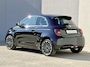 Fiat 500e La Prima by Bocelli 42 kWh / SOH 97% / Panoramadak / Winter & Style pakket / Leder / CCS snelladen / Achteruitrijcamera / JBL Audio Systeem / Stoelverwarming / Adaptief cruise control / Keyless Entry/Start / PDC Voor & Achter /
