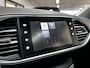 Peugeot 308 1.6 THP Première/ Trekhaak/ Panorama-Dak/ Keyless/ LED Koplampen/ 16'' LMV/ Navi/ Clima/ Cruise Adaptive/ Elek. pakket/ Bluetooth/ Armsteun/ Multi. LEDER. Stuur/ Mistl./ PDC/ Chroom.