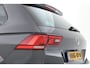 Volkswagen Tiguan 1.5 TSI Life | Rijklaar! | Adapt. Cruise | Camera | Trekhaak | Apple CarPlay + NAV | Digi. cockpit |