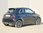 Fiat 500e La Prima by Bocelli 42 kWh / SOH 96% / Panoramadak / Winter & Style pakket / Leder / CCS snelladen / Achteruitrijcamera / JBL Audio Systeem / Stoelverwarming / Adaptief cruise control / Keyless Entry/Start /