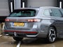 Volkswagen Passat Variant R-Line Business 1.5 eTSI 150pk Automaat MASSAGE | TREKHAAK | KUIP/SPORTSTOELEN | ADAPT. CC | DODE HOEK | 18''LM