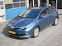Toyota Auris 1.8 Hybrid Bus. Pro met panorama en trekhaak.