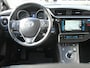 Toyota Auris 1.8 Hybrid Bus. Pro met panorama en trekhaak.