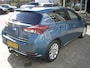 Toyota Auris 1.8 Hybrid Bus. Pro met panorama en trekhaak.
