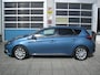 Toyota Auris 1.8 Hybrid Bus. Pro met panorama en trekhaak.