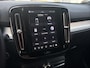 Volvo XC40 2.0 B4 Plus Dark | Trekhaak | Stuurwiel+Stoelverwarming | Adapt. Cruise | Apple Carplay/Android Auto |