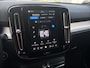 Volvo XC40 2.0 B4 Plus Dark | Trekhaak | Stuurwiel+Stoelverwarming | Adapt. Cruise | Apple Carplay/Android Auto |