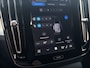 Volvo XC40 2.0 B4 Plus Dark | Trekhaak | Stuurwiel+Stoelverwarming | Adapt. Cruise | Apple Carplay/Android Auto |