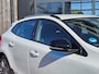 Volvo V40 Cross Country 2.0 T3 Momentum | Xenon | Trekhaak | Stoelverwarming | Navi | PDC | Cruise | LMV 18" |