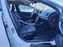 Volvo V40 Cross Country 2.0 T3 Momentum | Xenon | Trekhaak | Stoelverwarming | Navi | PDC | Cruise | LMV 18" |