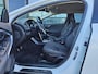 Volvo V40 Cross Country 2.0 T3 Momentum | Xenon | Trekhaak | Stoelverwarming | Navi | PDC | Cruise | LMV 18" |