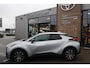 Toyota C-HR / C-HR+ HYBRID 140 DYNAMIC AFN-TREKHAAK KEYLESS BLIND-SPOT ANDROID/APPLE CLIMA AD-CRUISE 1e EIGENAAR NL-AUTO