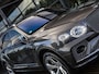 Bentley Bentayga 4.0 V8 | TOUR PAKKET | CITY PAKKET | NAIM SOUND | 22 INCH | PANORAMA/SCHUIF-KANTELDAK | HEAD-UP DISPLAY | NACHTZICHT | STOELMASSAGE VOOR | STOELVENTILATIE | ACHTERBANKVENTILATIE |