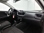 Kia Stonic 1.0 T-GDi 120pk MHEV DynamicLine Auto. Navigatie Apple Carplay/Android Auto Camera Parkeersensoren achter Cruise Control Lichtmetalen velgen Airco