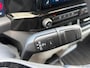 Ford E-Transit Cust. 320 L2H1 Sport 65 kWh | NL auto | Automaat | Winter pack | Adaptief cruise control | BLIS | Elektr. trekhaak | Parkeersensor voor en achter | Achteruitrijcamera | 19" lichtmetalen velgen |