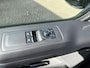 Ford E-Transit Cust. 320 L2H1 Sport 65 kWh | NL auto | Automaat | Winter pack | Adaptief cruise control | BLIS | Elektr. trekhaak | Parkeersensor voor en achter | Achteruitrijcamera | 19" lichtmetalen velgen |