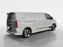 Ford E-Transit Cust. 320 L2H1 Sport 65 kWh | NL auto | Automaat | Winter pack | Adaptief cruise control | BLIS | Elektr. trekhaak | Parkeersensor voor en achter | Achteruitrijcamera | 19" lichtmetalen velgen |