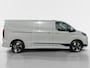 Ford E-Transit Cust. 320 L2H1 Sport 65 kWh | NL auto | Automaat | Winter pack | Adaptief cruise control | BLIS | Elektr. trekhaak | Parkeersensor voor en achter | Achteruitrijcamera | 19" lichtmetalen velgen |