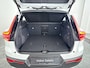 Volvo XC40 T2 Core | Parkeercamera | Stoel- en stuurverwarming |