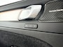 Volvo XC40 T4 Plug-in hybrid Ultimate Dark | Panoramadak | Parkeercamera | Harman Kardon | Stoel- en stuurverwarming
