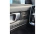 Volvo XC40 2.0 T4 Momentum | Trekhaak | Panoramadak | Harman Kardon Audio | Lederen Bekleding | Achteruitrijcamera | Parkeersensoren | Elektrische Achterklep | Elektrisch Verstelbare Voorstoelen | Stoelverwarming | Cruise Control Adaptief | BLIS | Navigatie | Apple Carplay | Android Auto
