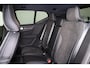 Volvo EX40 Twin Motor Plus 82 kWh - IntelliSafe Assist & Surround - 360º Camera - Harman/Kardon audio - Verwarmde voorstoelen & stuur - Parkeersensoren voor & achter - Elektr. bedienb. voorstoelen met geheugen links - Draadloze tel. lader - Warmtepomp - Extra getint glas - 21' LMV
