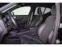 Volvo EX40 Twin Motor Plus 82 kWh - IntelliSafe Assist & Surround - 360º Camera - Harman/Kardon audio - Verwarmde voorstoelen & stuur - Parkeersensoren voor & achter - Elektr. bedienb. voorstoelen met geheugen links - Draadloze tel. lader - Warmtepomp - Extra getint glas - 21' LMV