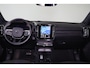 Volvo EX40 Twin Motor Plus 82 kWh - IntelliSafe Assist & Surround - 360º Camera - Harman/Kardon audio - Verwarmde voorstoelen & stuur - Parkeersensoren voor & achter - Elektr. bedienb. voorstoelen met geheugen links - Draadloze tel. lader - Warmtepomp - Extra getint glas - 21' LMV