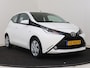 Toyota Aygo 1.0 VVT-i x-play | Airco | Achteruitrijcamera | Bluetooth | Elektrische ramen voor | Elektrisch verstelbare buitenspiegels |