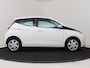 Toyota Aygo 1.0 VVT-i x-play | Airco | Achteruitrijcamera | Bluetooth | Elektrische ramen voor | Elektrisch verstelbare buitenspiegels |