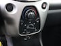 Toyota Aygo 1.0 VVT-i x-play | Airco | Achteruitrijcamera | Bluetooth | Elektrische ramen voor | Elektrisch verstelbare buitenspiegels |