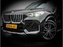 BMW X1 sDrive18i Trekhaak/ Stoel-stuurverwarming/ Sportstoelen/ 19" Lmv/ Carplay/ Inparkeerhulp/ Navigatie/ Dab/ X-line
