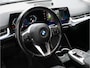BMW X1 sDrive18i Trekhaak/ Stoel-stuurverwarming/ Sportstoelen/ 19" Lmv/ Carplay/ Inparkeerhulp/ Navigatie/ Dab/ X-line
