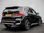 BMW X1 sDrive18i Trekhaak/ Stoel-stuurverwarming/ Sportstoelen/ 19" Lmv/ Carplay/ Inparkeerhulp/ Navigatie/ Dab/ X-line