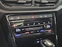Volkswagen T-Roc 1.5 TSI R-Line Black Style | Trekhaak | IQ Light | Panoramadak | Camera | Adaptive cruise | Keyless |