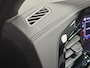 Volkswagen T-Roc 1.5 TSI R-Line Black Style | Trekhaak | IQ Light | Panoramadak | Camera | Adaptive cruise | Keyless |