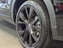 Volkswagen T-Roc 1.5 TSI R-Line Black Style | Trekhaak | IQ Light | Panoramadak | Camera | Adaptive cruise | Keyless |