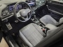 Volkswagen T-Roc 1.5 TSI R-Line Black Style | Trekhaak | IQ Light | Panoramadak | Camera | Adaptive cruise | Keyless |