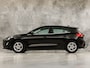 Ford Focus 1.0 EcoBoost Sport (APPLE CARPLAY, CAMERA, LM VELGEN, TREKHAAK, SPORTSTOELEN, CRUISE, PARKEERSENSOREN, NIEUWSTAAT)