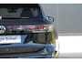 Volkswagen Tiguan 1.5 eHybrid R-Line - ACC - Black Style - Massage - Blindspot - Matrix LED - 360 Camera - Navigatie - Rijklaar