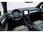 Volvo XC40 2.0 B4 Plus Dark | Trekhaak | Achteruitrijcamera | Parkeersensoren | Harman Kardon Audio | Keyless Entry | Elektrische Achterklep | Elektrisch Verstelbare Voorstoelen | Cruise Control Adaptief | BLIS | Google Navigatie | Apple Carplay | Android Auto | Lichtmetalen Velgen 20 inch