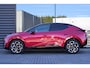 Lynk & Co 02 272PK 66KWh More | 1600KG Trekgewicht | 360 Graden Camera | Harman Kardon | Panoramadak | Elektrisch bedienbare voorstoel met geheugen | Keyless Entry | Getint glas | Adaptieve Cruise Control | Dodehoekassistent | Sfeerverlichting | Stuurwielverwarming | Stoelverwarming