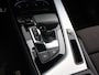 Audi A4 Avant 35 TFSI S edition Competition | Zwenkbare Trekhaak | Panorama Dak | Navi | Full LED | Camera | Zwart optiek | Elektrische Klep | Fabrieksgarantie t/m 25/3/2028 of 100.000 km |