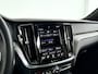 Volvo V60 T6 Plug-in hybrid AWD Plus Dark | Panoramadak | Parkeercamera | Stoel- en Stuurverwarming | Trekhaak