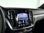 Volvo V60 T6 Plug-in hybrid AWD Plus Dark | Panoramadak | Parkeercamera | Stoel- en Stuurverwarming | Trekhaak