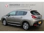 Peugeot 3008 1.2-130pk Turbo Allure. Nette, complete en goed onderhouden hoogzitter ! Autm. airco dual, xenon verl., panoramadak, metallic lak, trekhaak, LM wielen, navigatie, head-up display, r/cd i.c.m. JBL-soundsyst., cruise cntrl, bluetooth tel. voorb.
