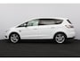Ford S-Max 1.5 ST-Line/ Trekhaak/ 7-Persoons/ LED Koplampen/ Camera/ Apple Carplay/ Voorruitverw./ Stoelverw./ Keyless/ 18'' LMV/ Extra getint glas/ PDC V+A/ Bluetooth/ Multi. LEDER. Stuur/ Chroom/ Dakrails.