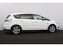 Ford S-Max 1.5 ST-Line/ Trekhaak/ 7-Persoons/ LED Koplampen/ Camera/ Apple Carplay/ Voorruitverw./ Stoelverw./ Keyless/ 18'' LMV/ Extra getint glas/ PDC V+A/ Bluetooth/ Multi. LEDER. Stuur/ Chroom/ Dakrails.