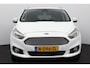 Ford S-Max 1.5 ST-Line/ Trekhaak/ 7-Persoons/ LED Koplampen/ Camera/ Apple Carplay/ Voorruitverw./ Stoelverw./ Keyless/ 18'' LMV/ Extra getint glas/ PDC V+A/ Bluetooth/ Multi. LEDER. Stuur/ Chroom/ Dakrails.